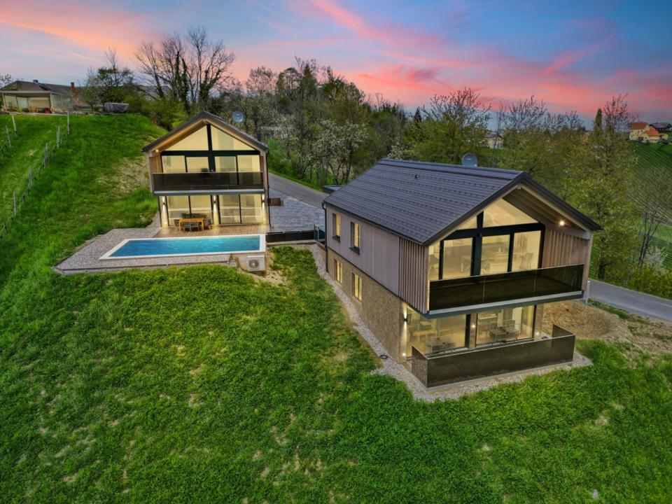 Luxus Chalet Max Glanz an der Weinstrasse Bagian luar foto